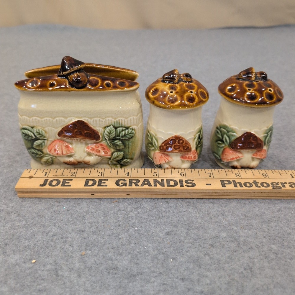 Vintage Mushroom Ceramic Napkin Holder Salt and Pepper Shakers Set Made in Japan - Picture 10 of 10